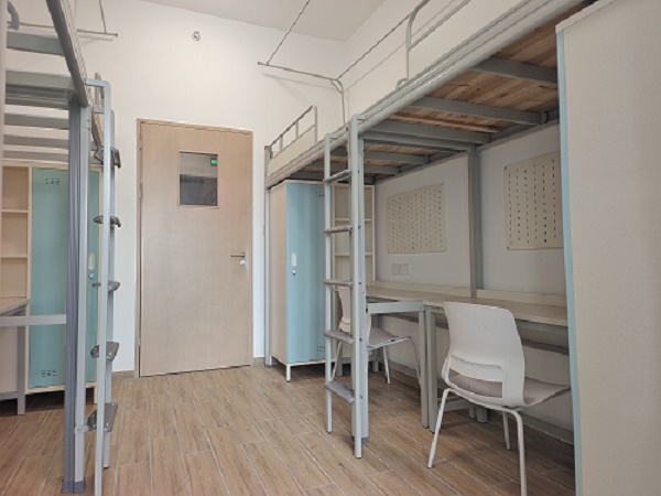 深圳市高級(jí)中學(xué)高中園宿舍公寓床已安裝到位！